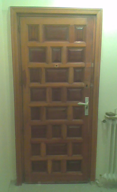 puerta castellana antes de lacar en blanco