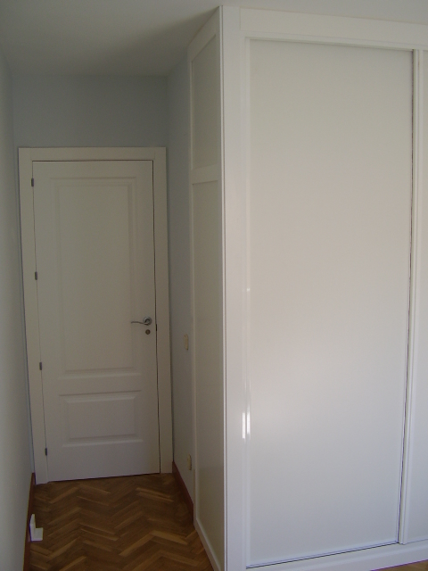 puertas y armarios lacados en blanco