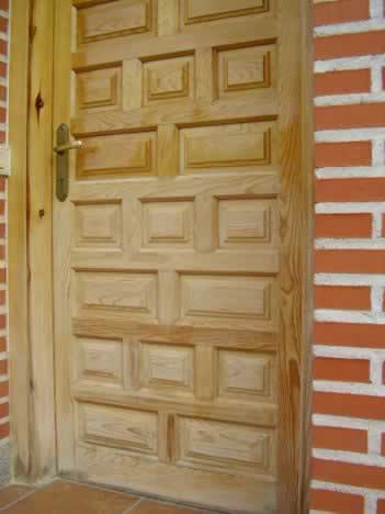 puerta de madera decapada estilo castellano